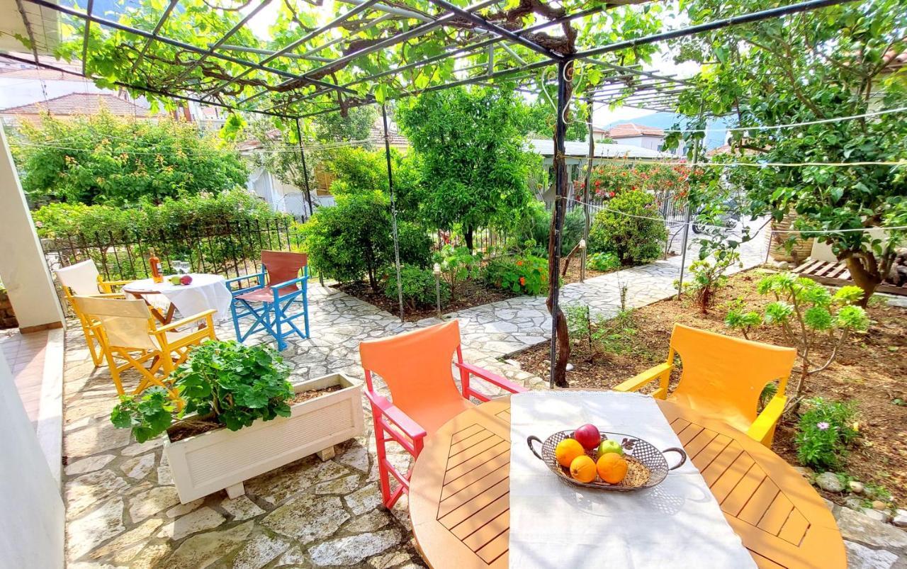 Lourantos Studios & Apartments Vathy  Exterior photo