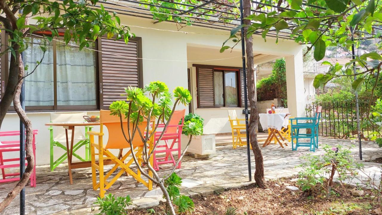 Lourantos Studios & Apartments Vathy  Exterior photo