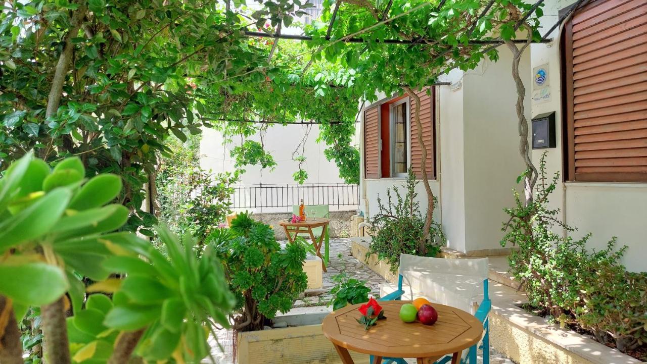 Lourantos Studios & Apartments Vathy  Exterior photo