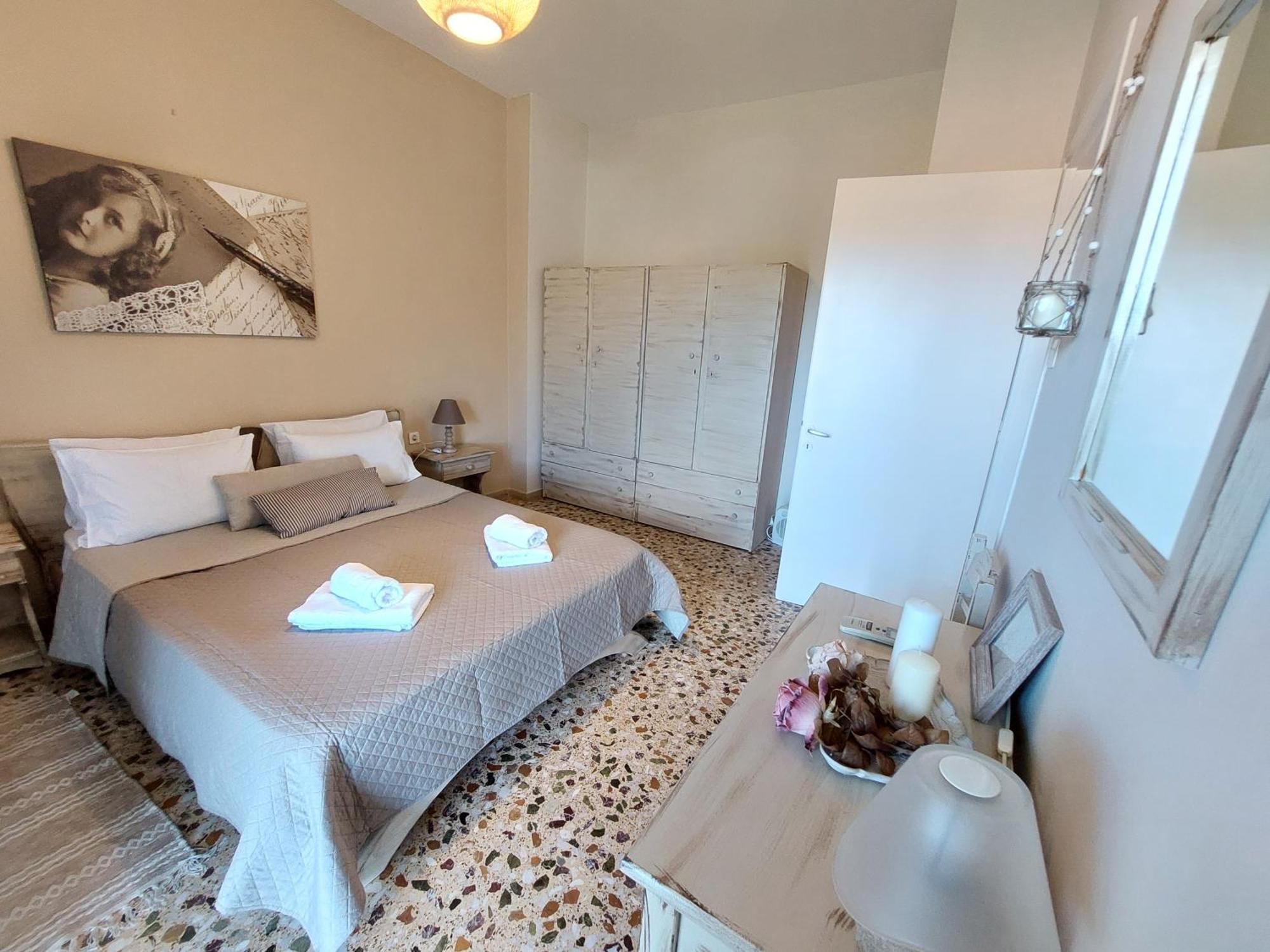 Lourantos Studios & Apartments Vathy  Exterior photo